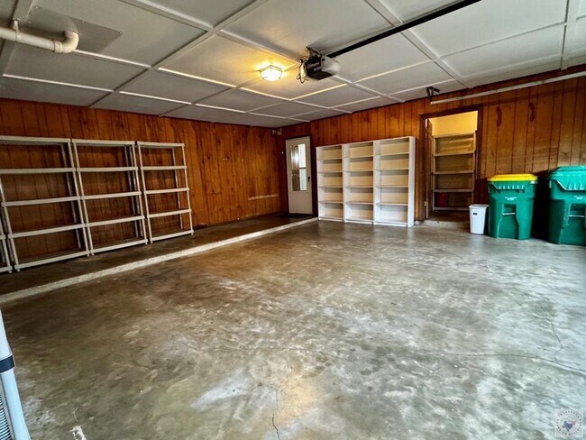 Building Photo - 4/2.5 PG Townhouse Available