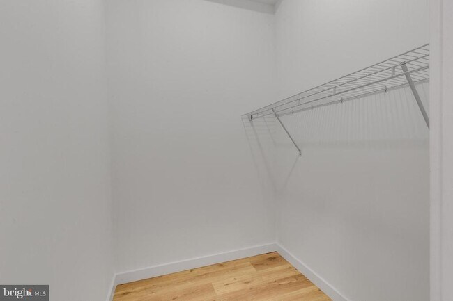 Building Photo - 2045 Trenton Ave