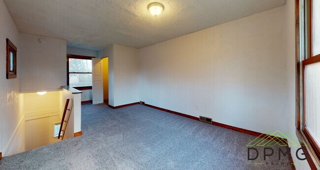 Building Photo - 2915 S Catherine St