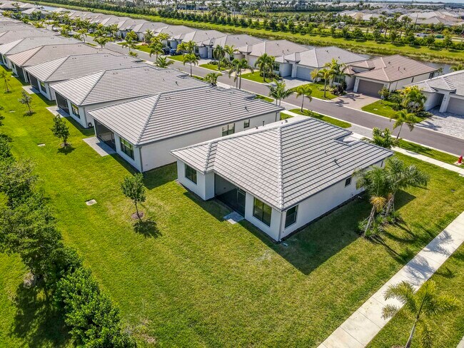 Building Photo - 12555 SW Manatee Marsh Ter