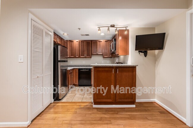 Building Photo - 1713 Euclid St NW