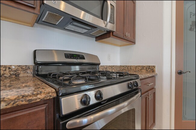 Building Photo - 3065 Snowy Point Dr