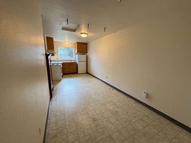 Building Photo - **One Window AC included** Studio Cottage ...