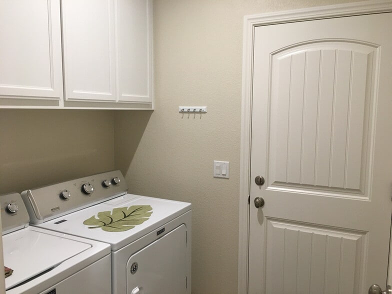 Building Photo - 3213 Showcase Way