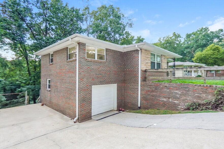 Building Photo - 752 Barclay Ln