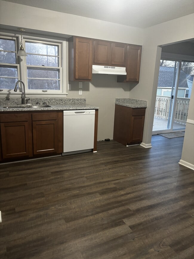 Building Photo - 4406 Rockwood Dr