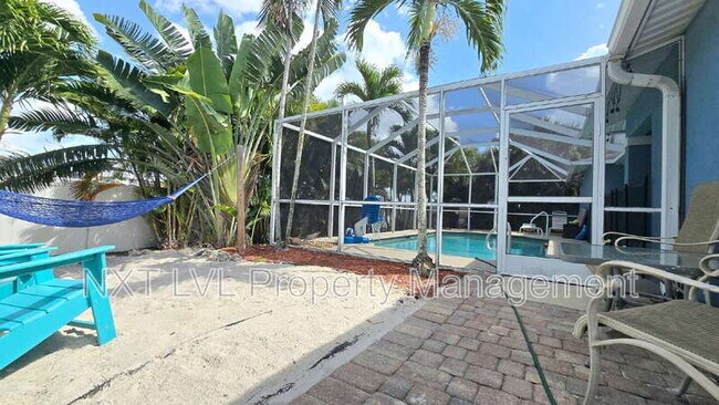 Building Photo - 4123 SW 21st Pl