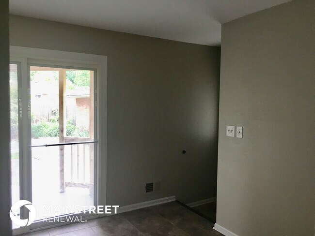 Building Photo - 7406 Maurer Ln