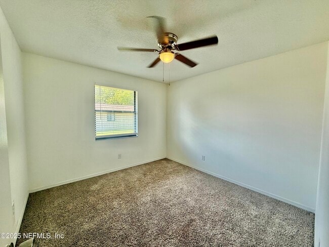 Building Photo - 366 Perthshire Dr