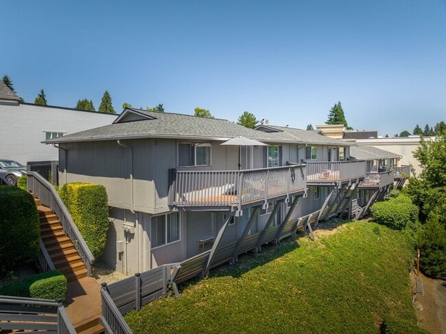 Building Photo - Newly Renovated 2 Bedroom in Wedgewood!