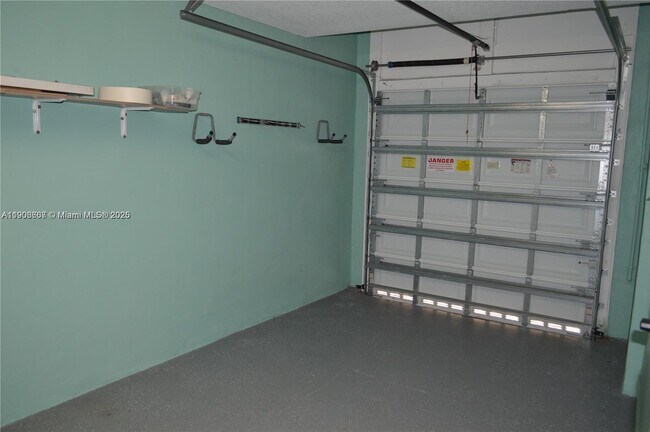 Building Photo - 5228 SW 77th Way