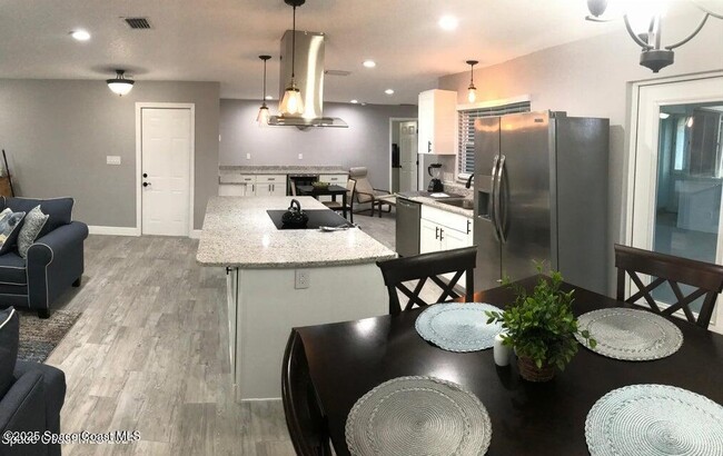 Building Photo - 360 Desoto Pkwy