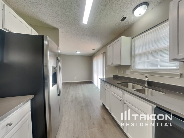 Building Photo - 9923 Austin Samuel Pl