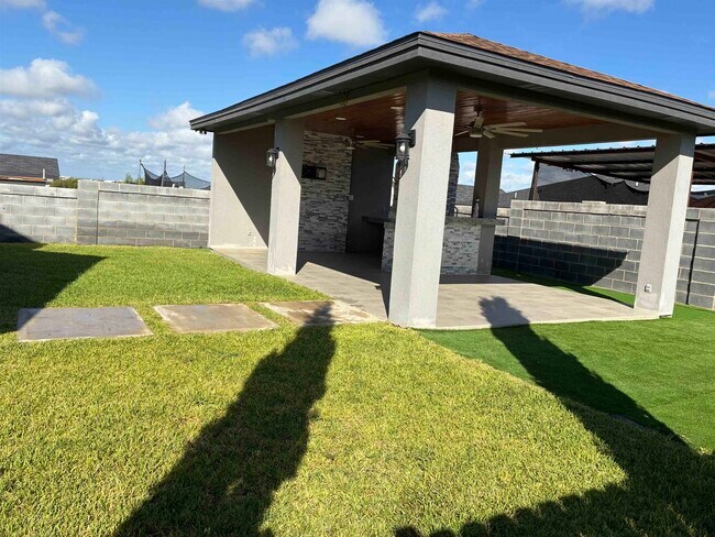 Building Photo - 1622 Bilbao Drive