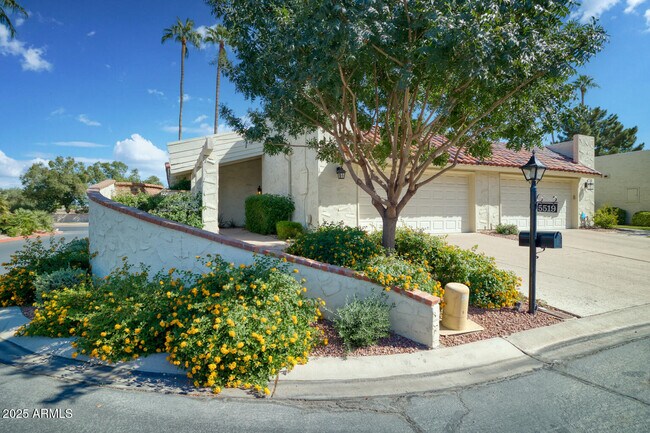 Building Photo - 5519 N 71st Pl