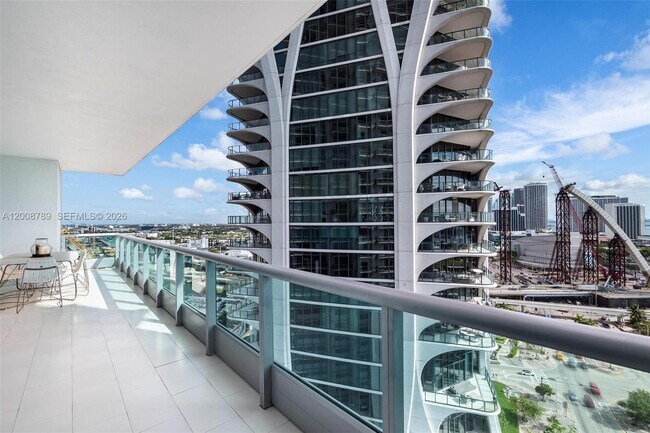 Building Photo - 900 Biscayne Blvd