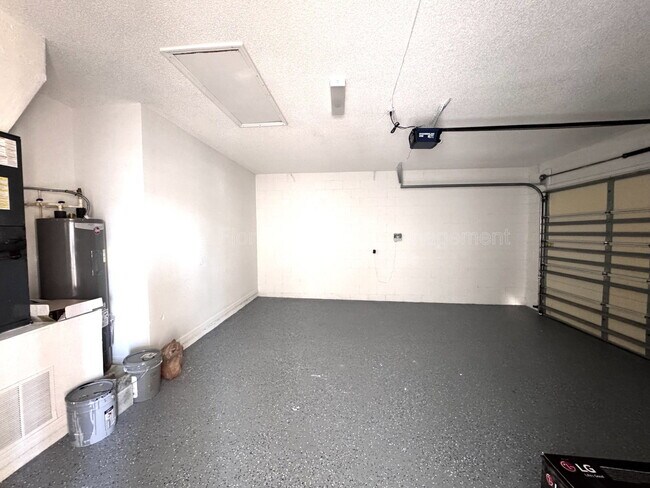 Building Photo - 14460 Huntcliff Park Way