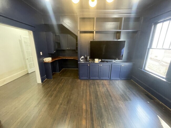 Building Photo - 4 Bd 3 Ba House