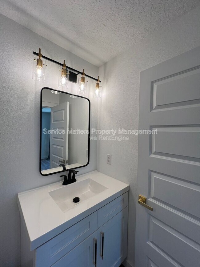 Building Photo - 3241 Damon Dr