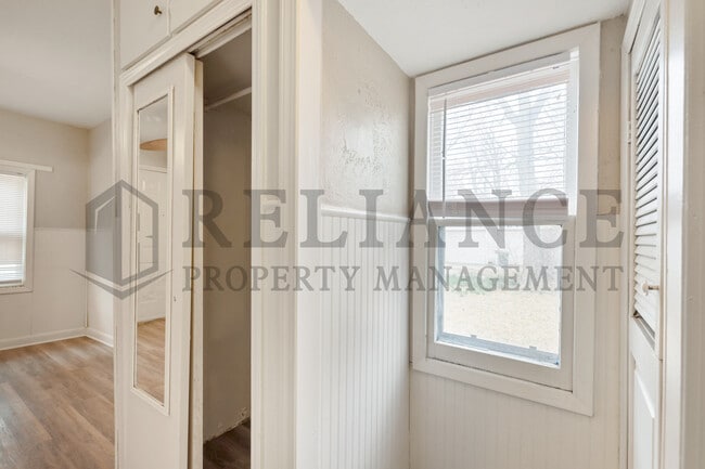 Building Photo - 132 S St Clair St