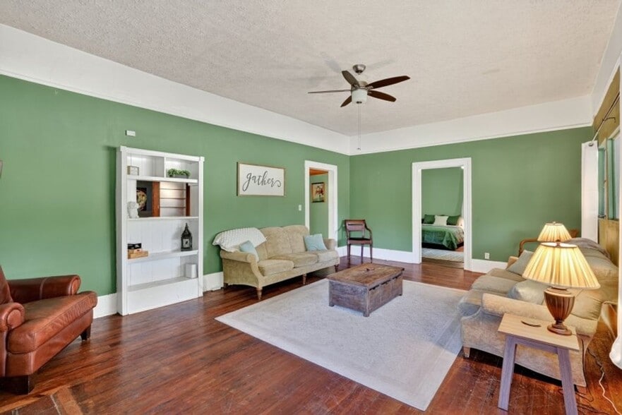 Building Photo - 1455 E Broad St