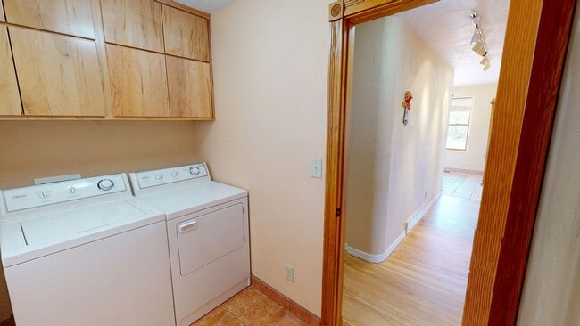 Building Photo - Custom Adobe style home in exclusive Navaj...