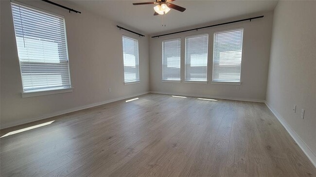 Building Photo - 429 Tinto St