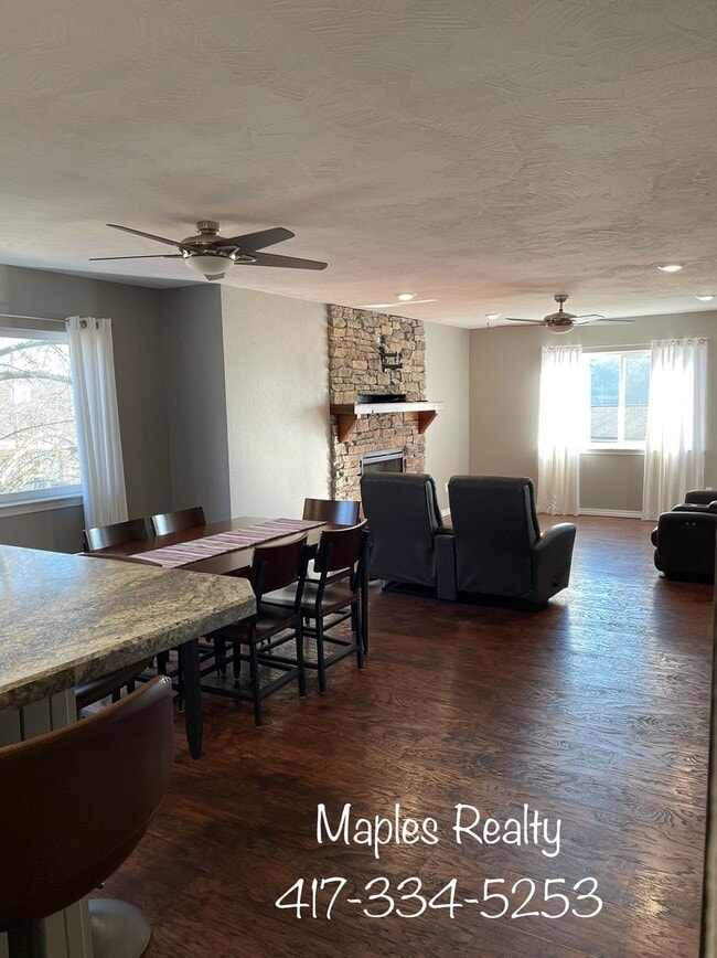 Building Photo - Stunning 2 bedroom, 2 bathroom condo for rent in downtown, Branson MO