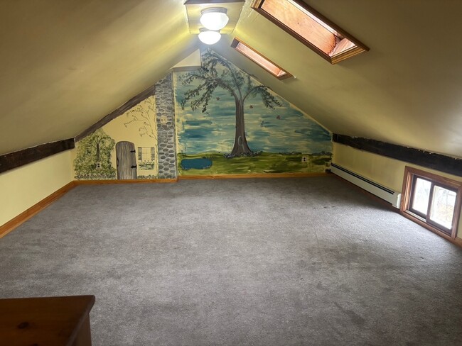 Building Photo - Hinckley Rd