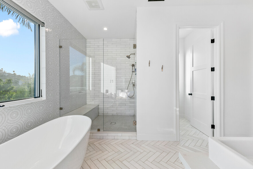 Primary bedroom bathroom w/ custom tiles - 26575 Ocean View Dr