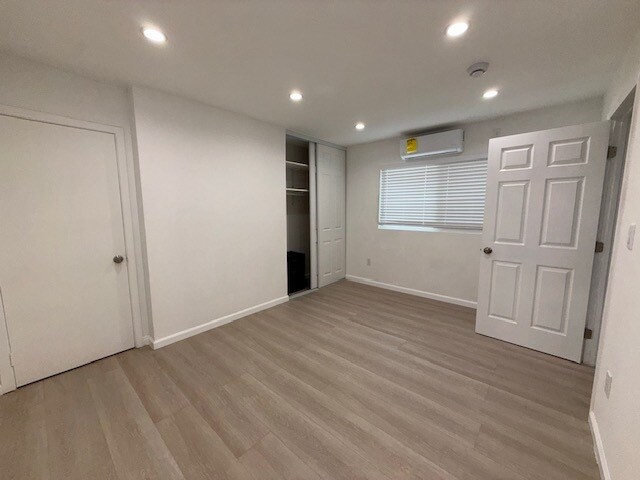 18419 Tuba - 18417 Tuba St