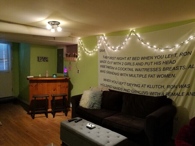 Building Photo - 1413 Ross St