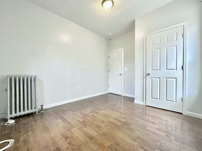 Building Photo - 518 W 204th St