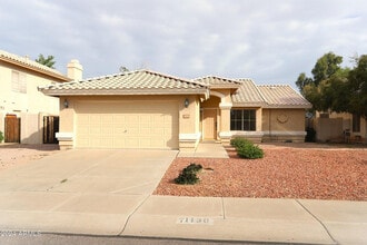 Building Photo - 1130 W Raven Dr