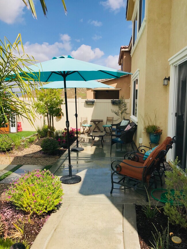 Building Photo - 24255 Lilac Ln