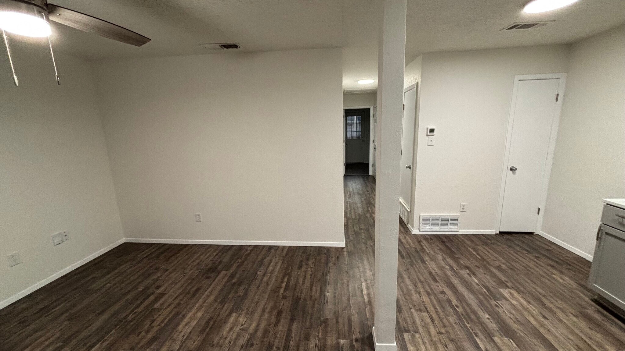 Building Photo - 863 Anahuac Ave