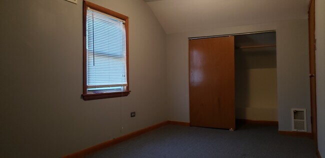 Building Photo - 5413 N Mobile Ave