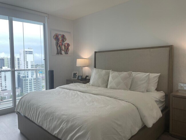 Building Photo - 185 SW 7th St