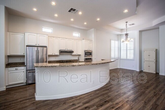 Building Photo - 14590 W Hidden Terrace Loop