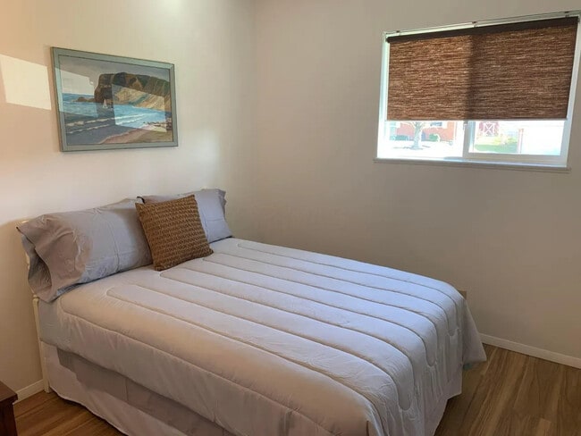 Building Photo - 5 Eastmoor Dr