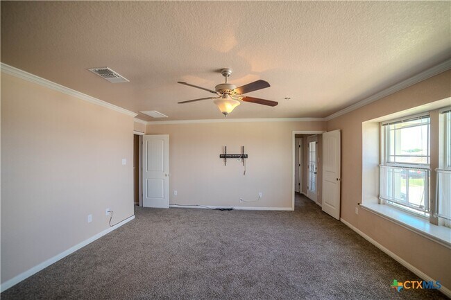 Building Photo - 602 W Vega Ln