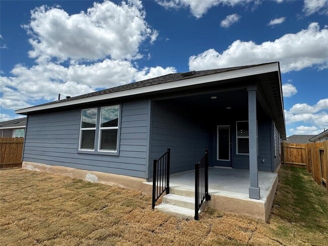 Building Photo - 340 Fossil Dr
