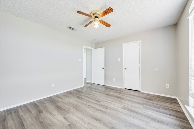 Building Photo - 6431 St Leonard Dr