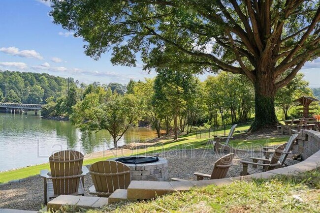 Building Photo - 4455 Reed Crk Dr