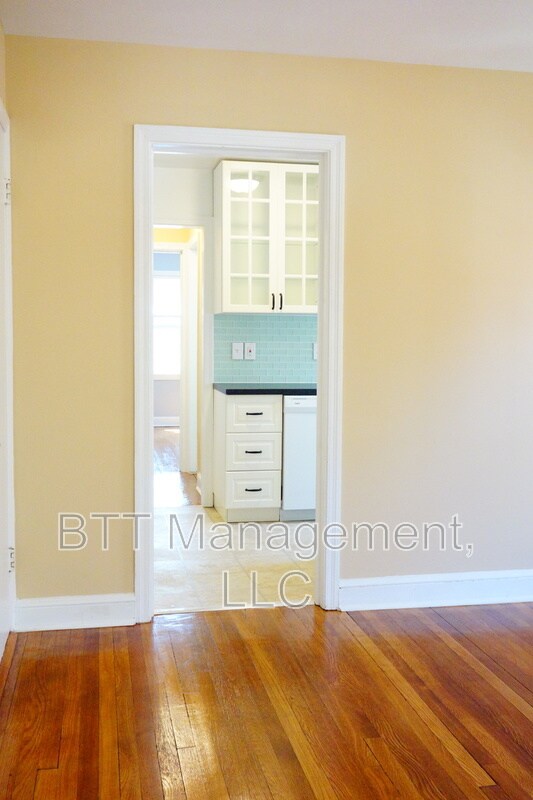 Building Photo - 812 Greenwood Cir