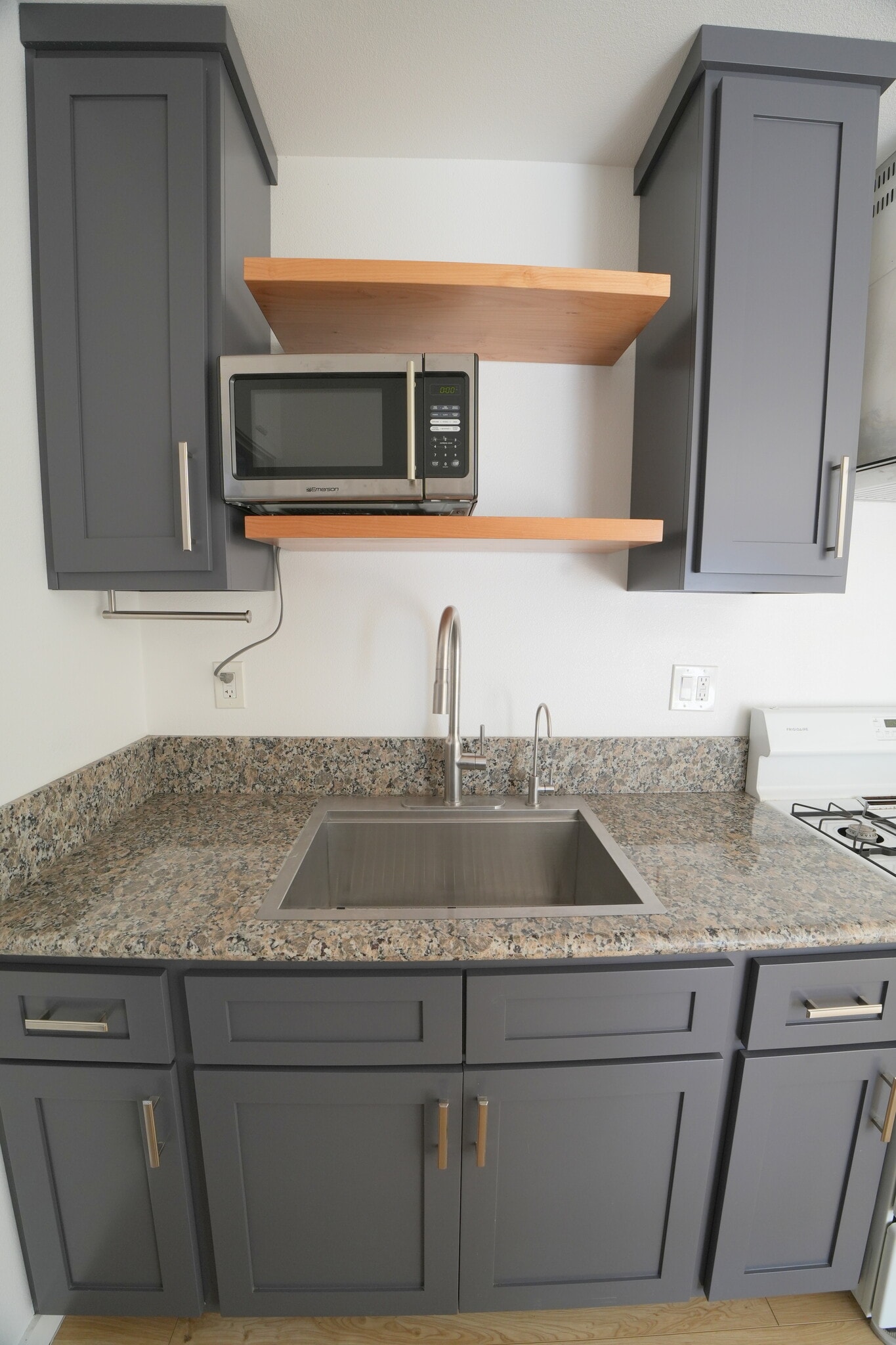 Building Photo - 3407 Volk Ave