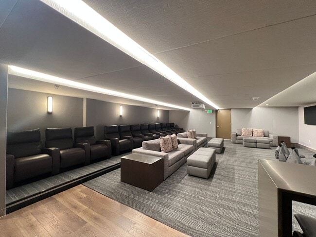 Building Photo - Luxurious Penthouse Living in Downtown Honolulu!