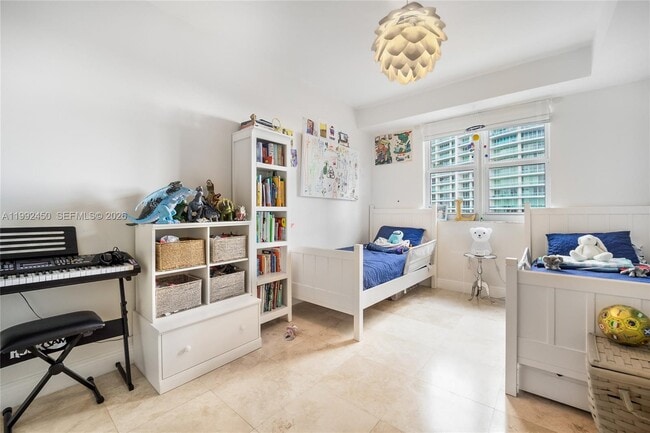 Building Photo - 20000 E Country Club Dr