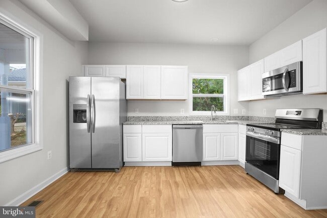 Building Photo - 1424 William St