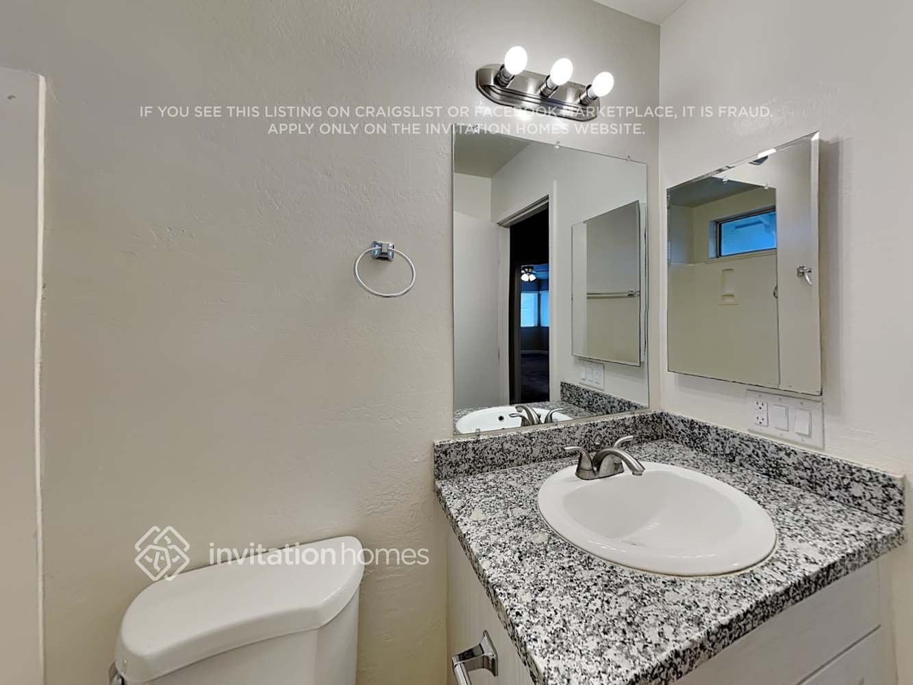 Building Photo - 1140 N Leoma Ln